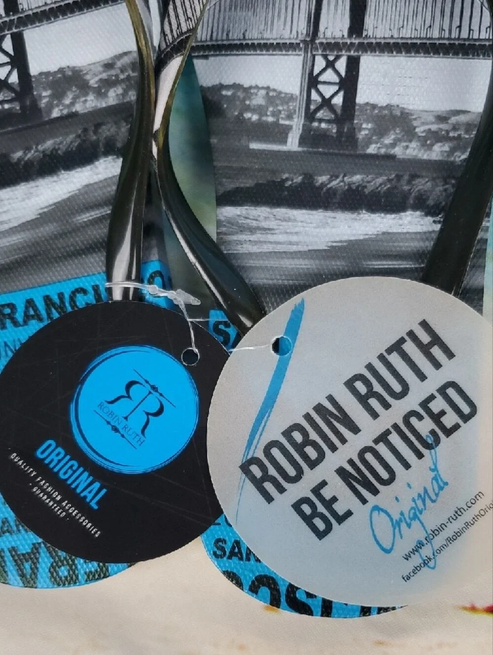 Robin Ruth Black & Blue San Francisco Graphic Flip-Flop Tags